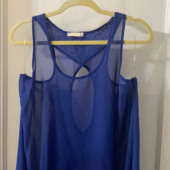 Blue Top! - Picture 1 of 5